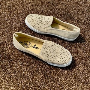 Rue 21. Size M 7/8. Fits like an 8